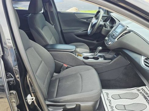 Used 2017 Chevrolet Malibu LT FWD image 15