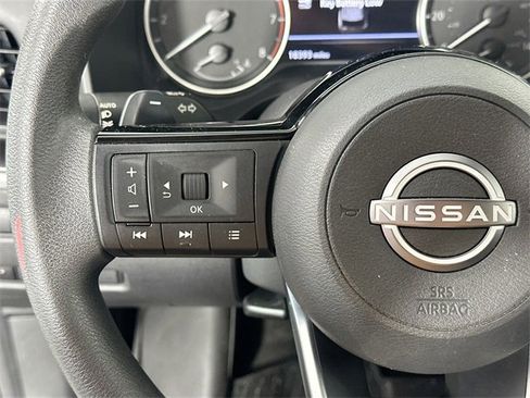 Used 2023 Nissan Rogue SV image 19