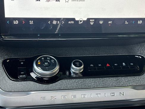 New 2026 Ford Expedition Tremor image 19