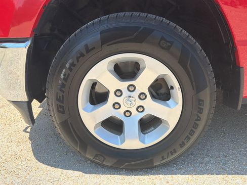 Used 2019 RAM 1500 Big Horn AWD/4WD image 10