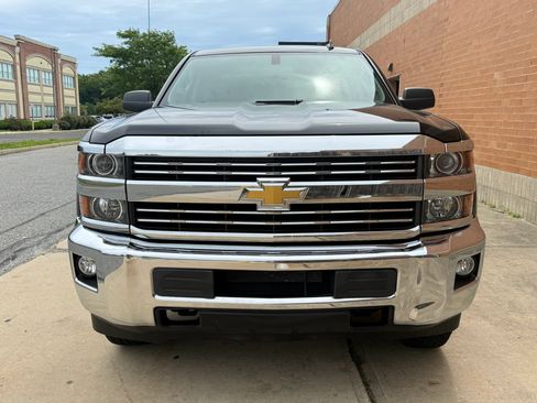 Used 2015 Chevrolet Silverado 2500 LT w/ LT Convenience Package AWD/4WD image 2