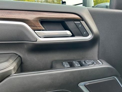 Used 2025 Chevrolet Silverado 3500 LT image 12