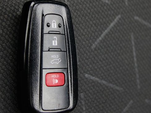 Used 2021 Toyota RAV4 XLE image 34