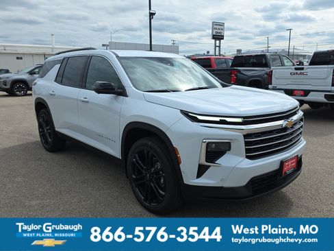 New 2026 Chevrolet Traverse LT FWD image 2