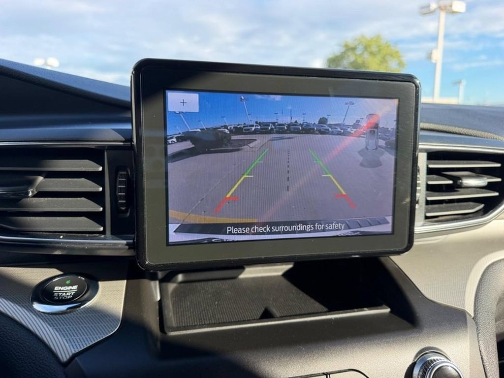 Used 2020 Ford Explorer XLT w/ Equipment Group 202A AWD/4WD image 23