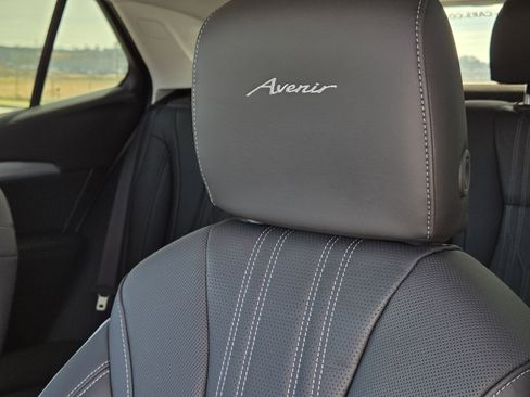 New 2026 Buick Envision Avenir image 17