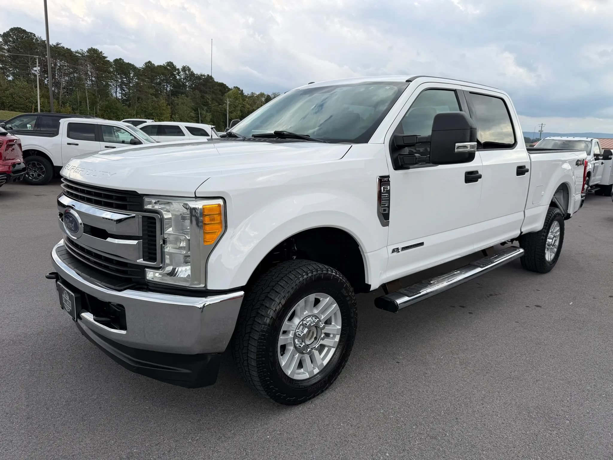 Used 2017 Ford F250 XLT AWD/4WD image 2