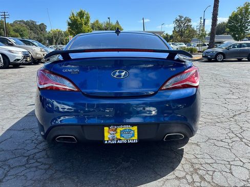 Used 2016 Hyundai Genesis Coupe 3.8 RWD image 4