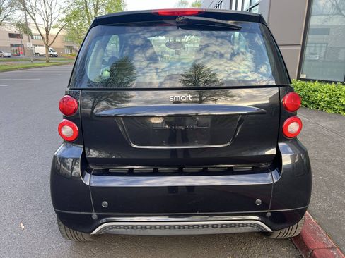 Used 2014 smart fortwo passion RWD image 5