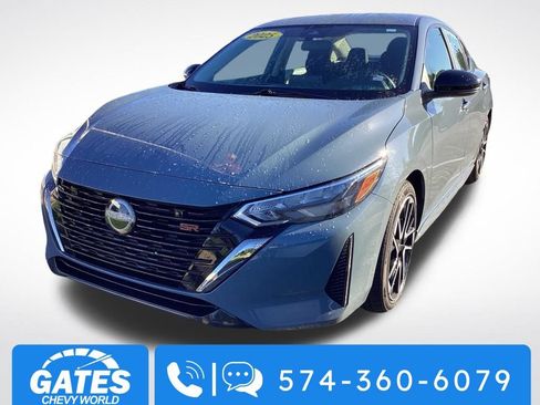 Used 2025 Nissan Sentra SR FWD image 5