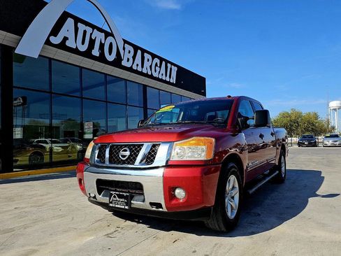 Used 2014 Nissan Titan SV w/ SV Premium Utility Package image 1