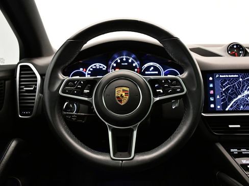 Used 2022 Porsche Cayenne image 26