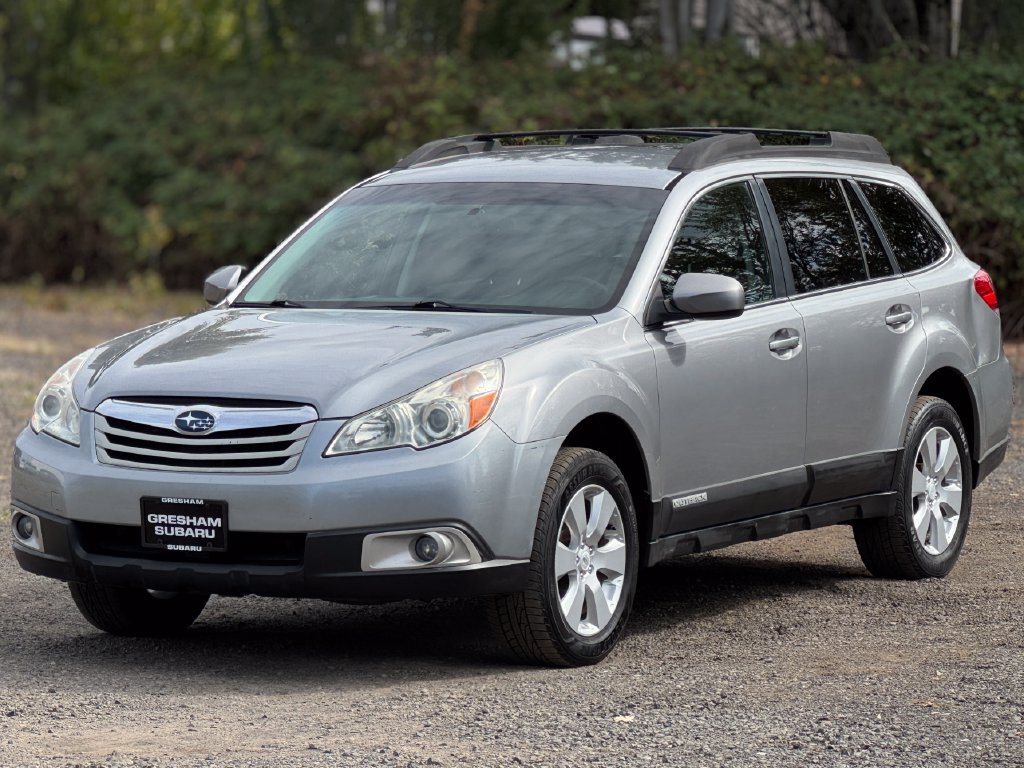Used 2011 Subaru Outback 2.5i Premium AWD/4WD image 3