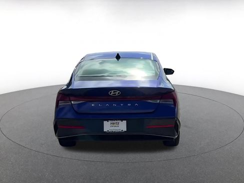 Used 2025 Hyundai Elantra SEL FWD image 10