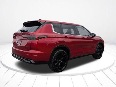 New 2026 Mitsubishi Outlander LE FWD image 3