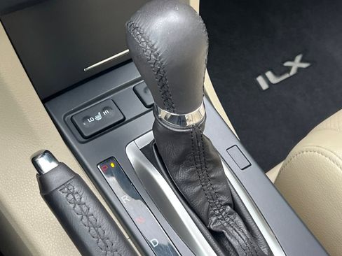 Used 2016 Acura ILX 2.4L image 24