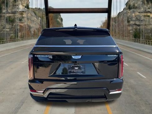New 2026 Cadillac Escalade IQ Luxury 2 w/ LPO, Floor Liner Package AWD/4WD image 8