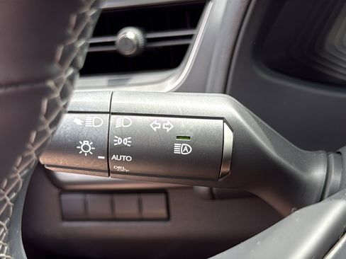 Used 2022 Lexus UX 200 w/ Accessory Package (Z1) FWD image 15