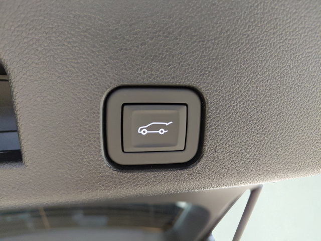 Used 2026 Chevrolet Traverse High Country w/ LPO, Floor Liner Package AWD/4WD image 20