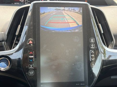 Used 2017 Toyota Prius Prime Advanced FWD image 18