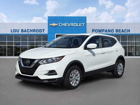 Used 2020 Nissan Rogue Sport S image 3