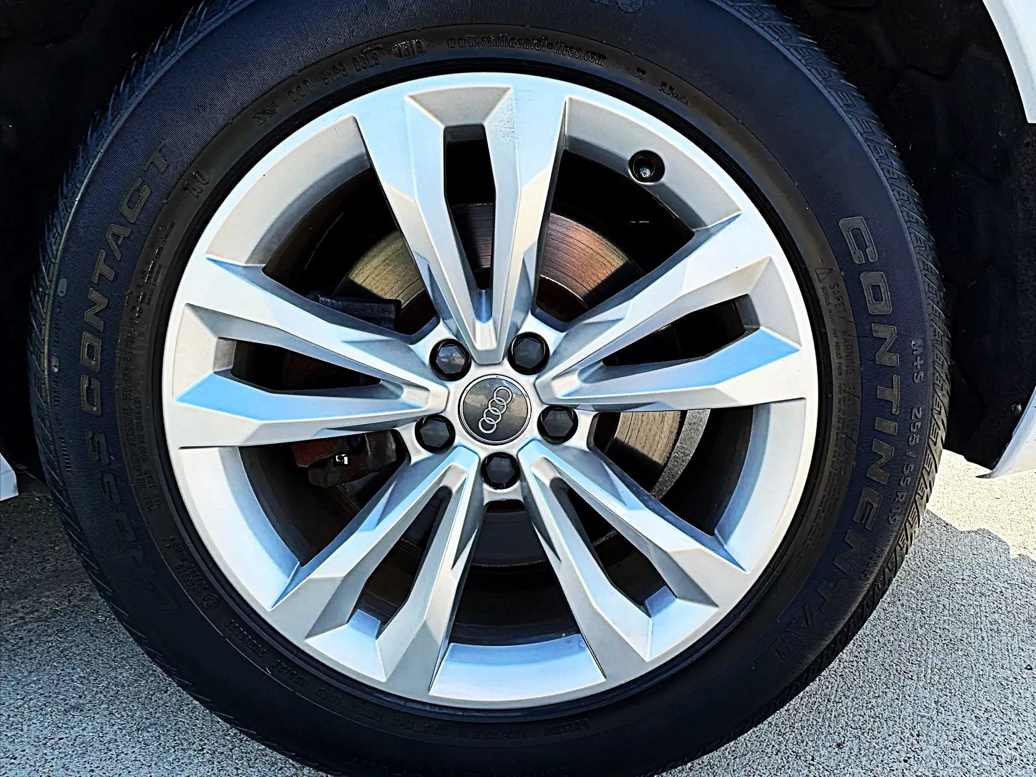 Used 2017 Audi Q7 3.0T Premium AWD/4WD image 10