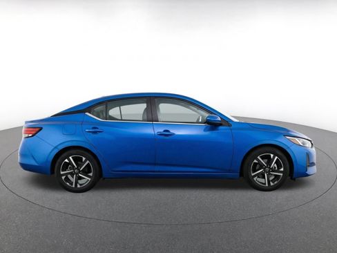 Used 2025 Nissan Sentra SV FWD image 8