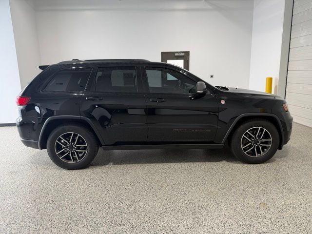 Used 2019 Jeep Grand Cherokee Trailhawk w/ Trailhawk Luxury Group AWD/4WD image 32