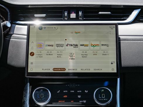 Used 2024 Jaguar XF R-Dynamic SE RWD image 13