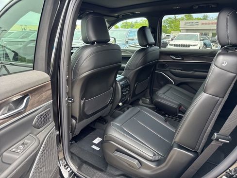 New 2026 Jeep Grand Cherokee L Limited AWD/4WD image 14