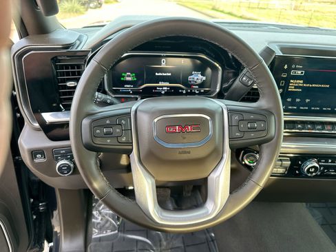 Used 2025 GMC Sierra 1500 SLT image 14