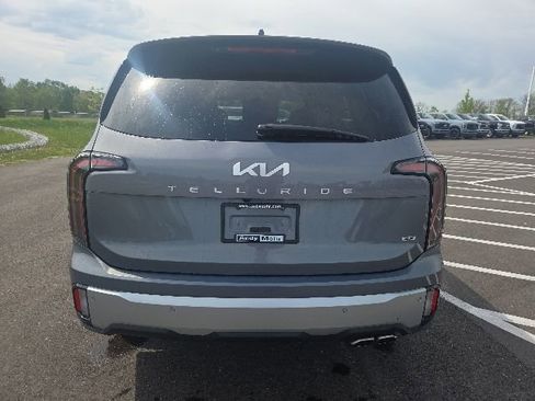 Used 2023 Kia Telluride SX Prestige AWD/4WD image 3