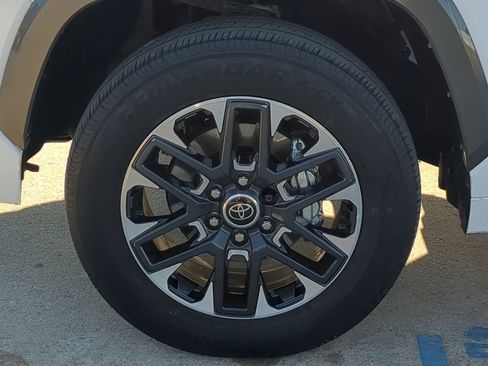 Used 2023 Toyota Tundra Limited image 11