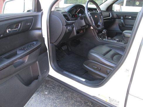 Used 2015 Chevrolet Traverse LTZ AWD/4WD image 24