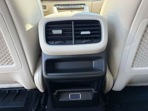 Used 2024 Mercedes-Benz GLE 450 4MATIC image 22