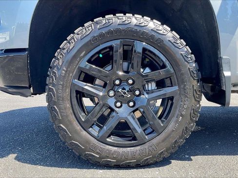 Used 2025 Chevrolet Silverado 1500 LT Trail Boss w/ LT Trail Boss Premium Package AWD/4WD image 9