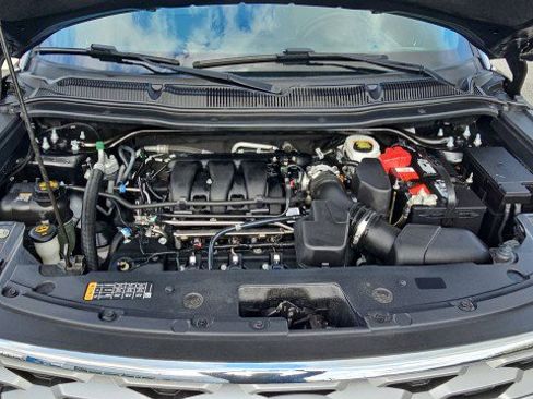 Used 2018 Ford Explorer Limited image 31