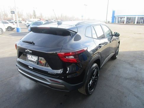 Certified 2025 Chevrolet Trax ACTIV w/ Sunroof Package image 5