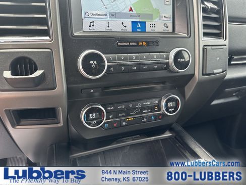 Used 2018 Ford Expedition XLT w/ Equipment Group 202A AWD/4WD image 19