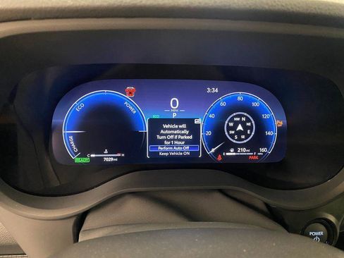 Used 2025 Toyota Sienna Limited image 5