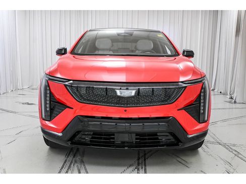 Certified 2025 Cadillac Optiq Sport 1 AWD/4WD image 3