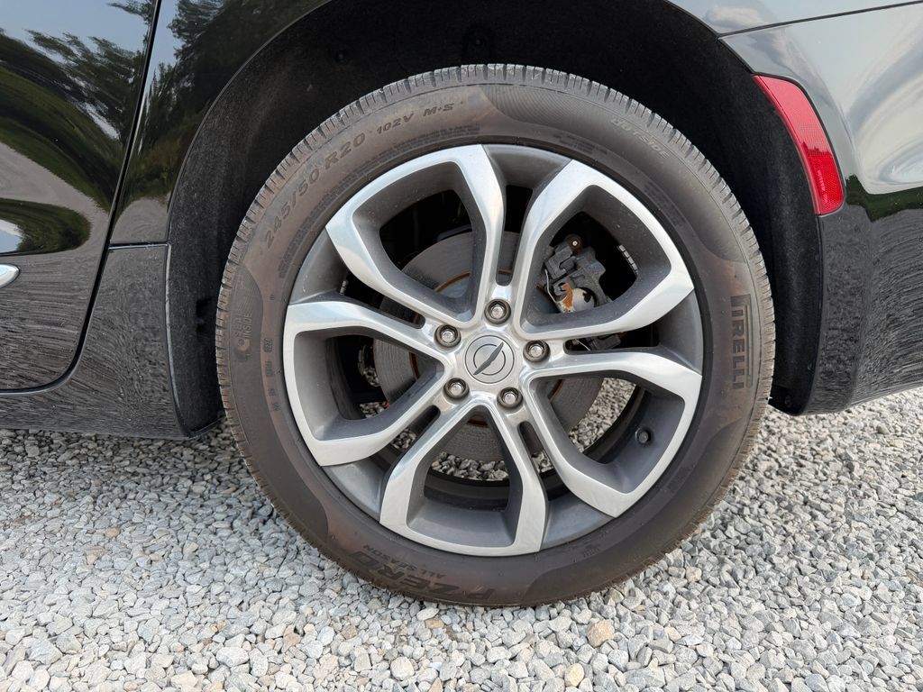Used 2024 Chrysler Pacifica Pinnacle AWD/4WD image 40