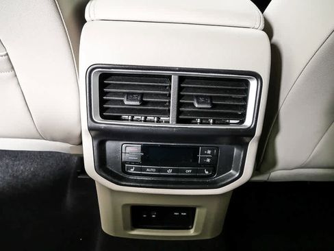 Certified 2025 Volkswagen Atlas SEL Premium R-Line image 21