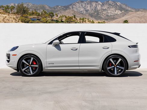 Certified 2026 Porsche Cayenne GTS AWD/4WD image 2