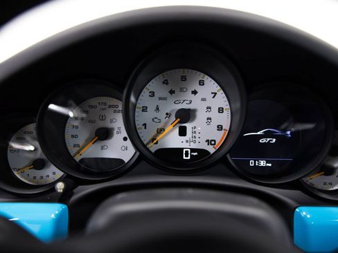 Used 2018 Porsche 911 GT3 RWD image 23