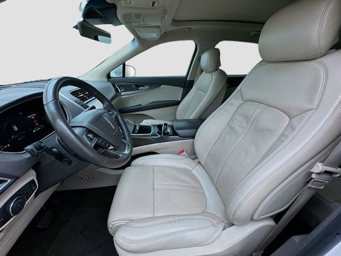 Used 2019 Lincoln Nautilus Reserve image 13