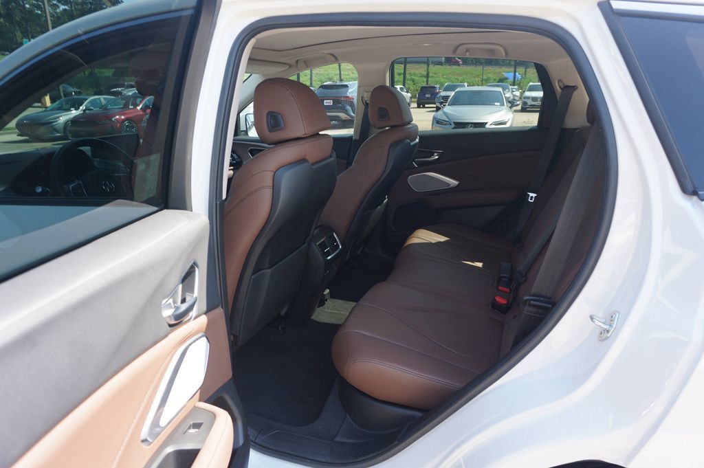 Used 2023 Acura RDX w/ Technology Package FWD image 16