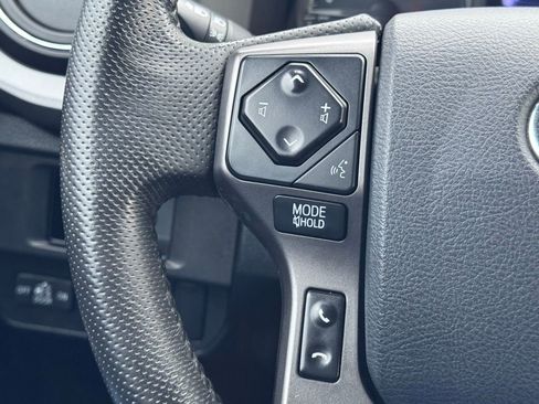 Used 2019 Toyota Tacoma TRD Off-Road image 8