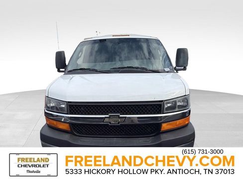 Used 2016 Chevrolet Express 3500 image 6