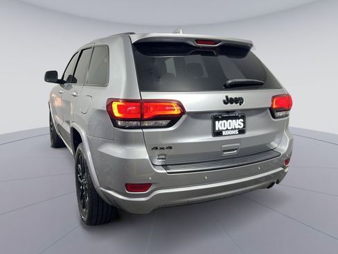 Used 2020 Jeep Grand Cherokee Altitude image 4